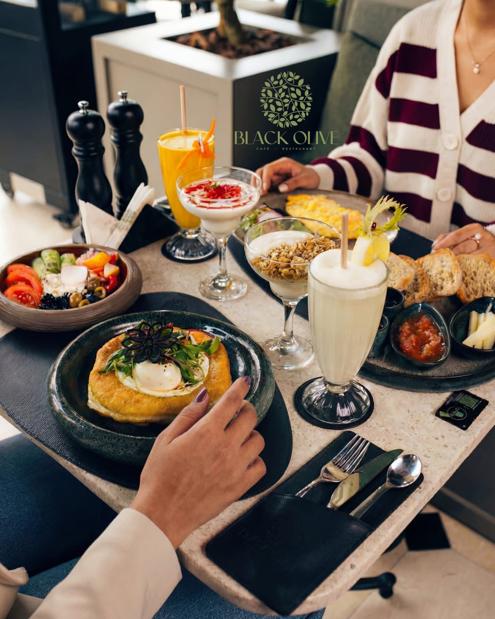 Brunch gourmand servi en terrasse